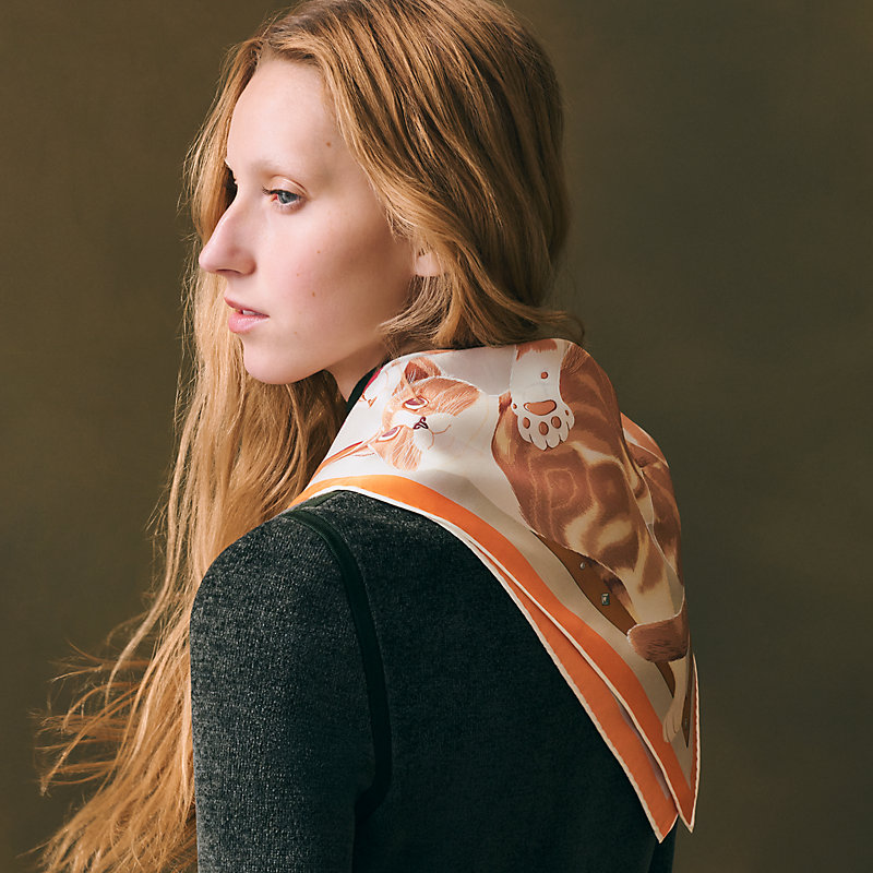 カレ 70 《シャ・シャ・シャ》 | Hermès - エルメス-公式サイト